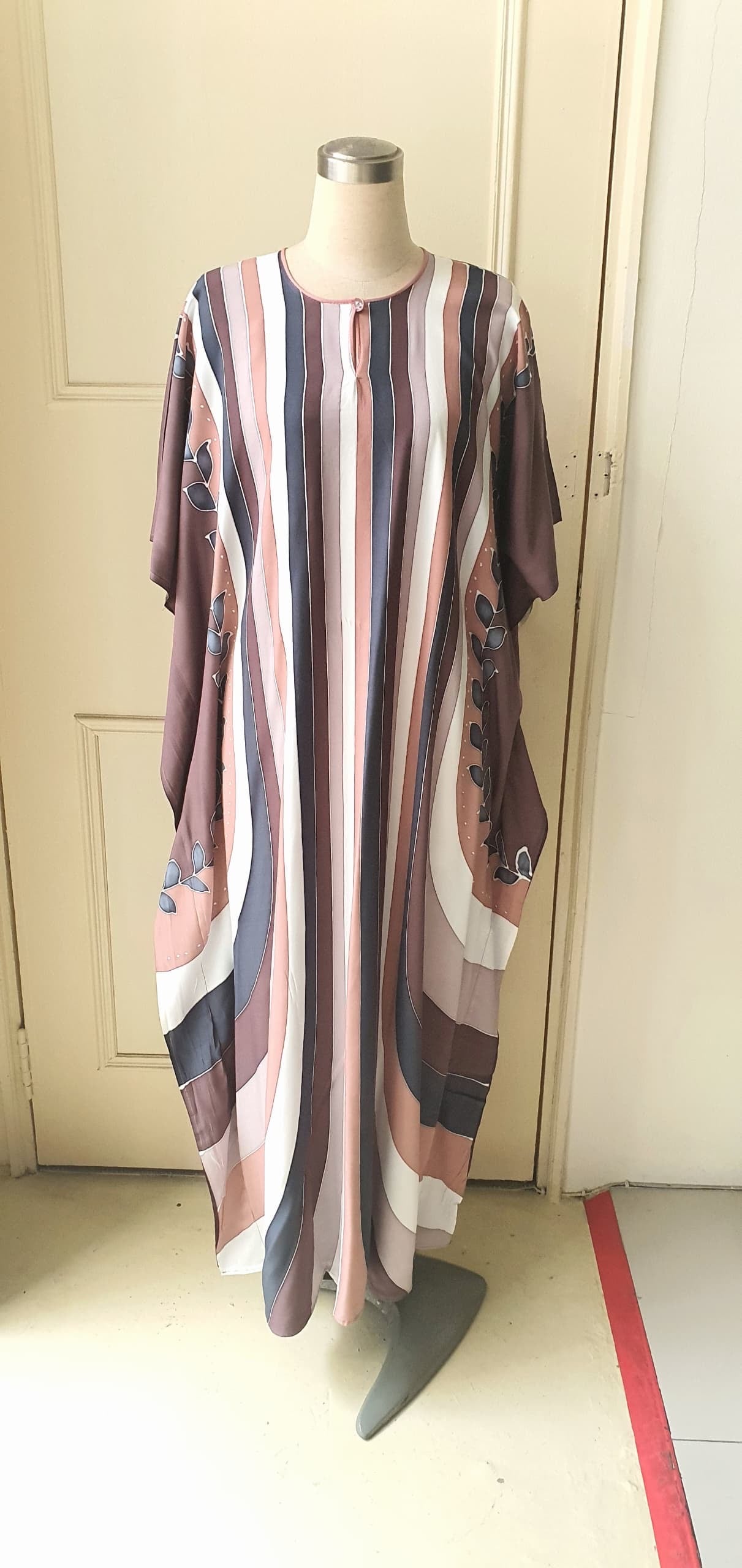 Batik Kaftan in Mengkuang Clutch/ Batik Pouch