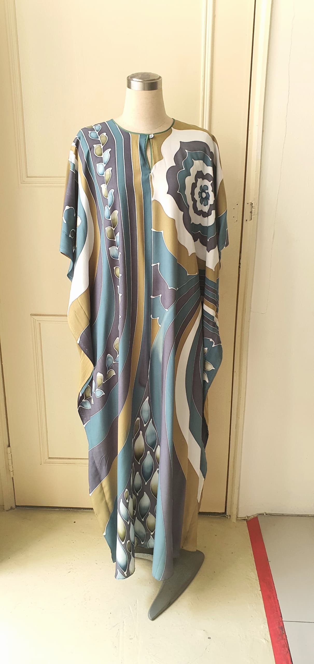 Batik Kaftan in Mengkuang Clutch/ Batik Pouch