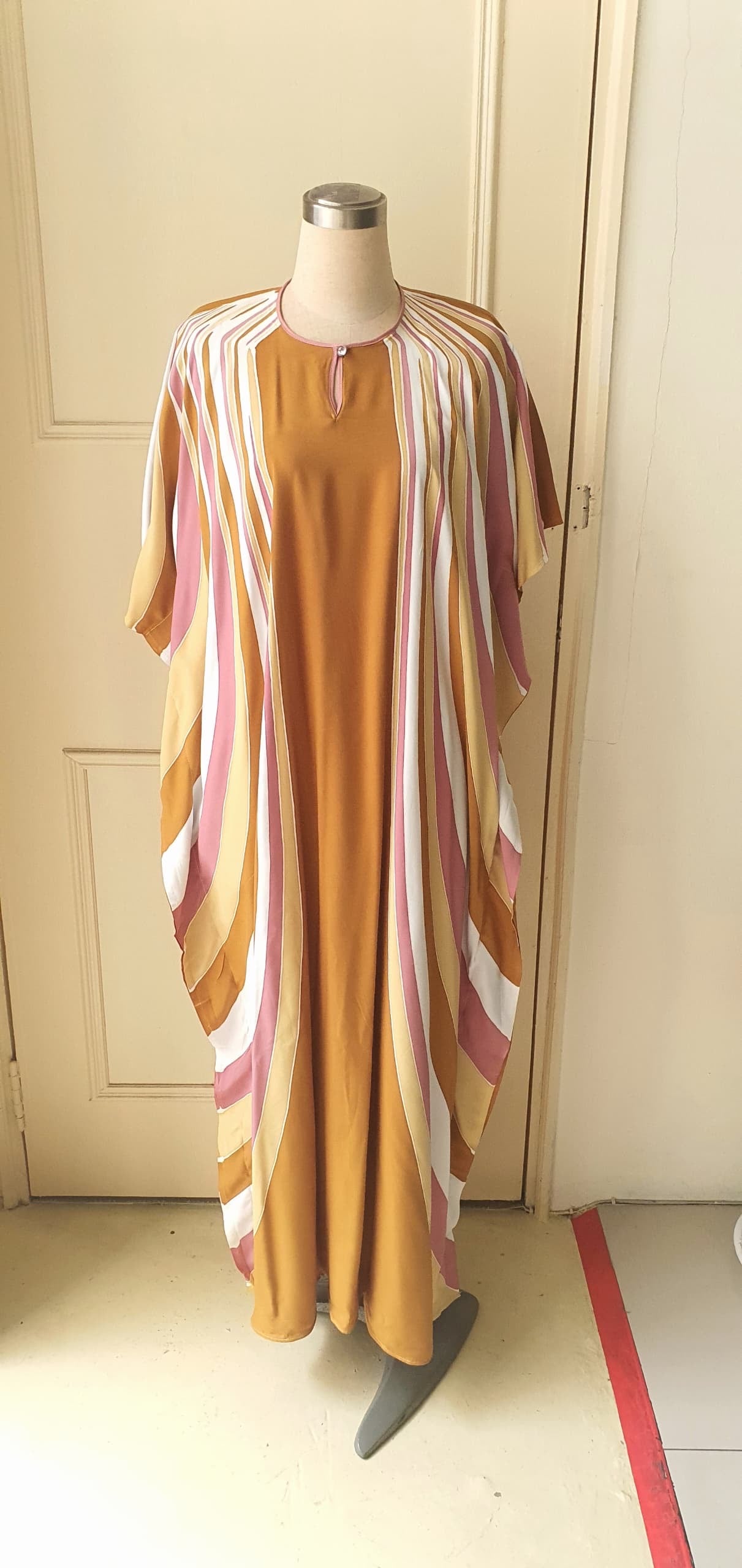 Batik Kaftan in Mengkuang Clutch/ Batik Pouch
