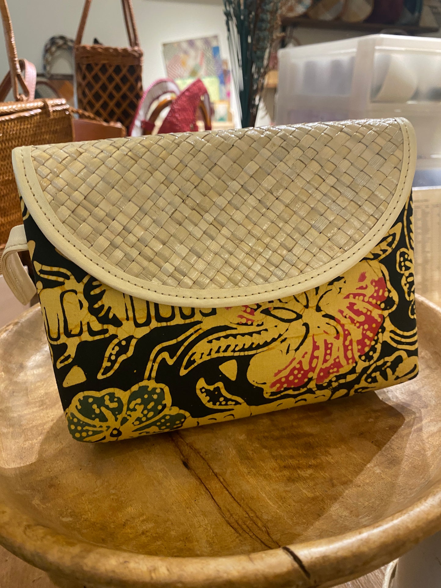 Batik Mengkuang pouch