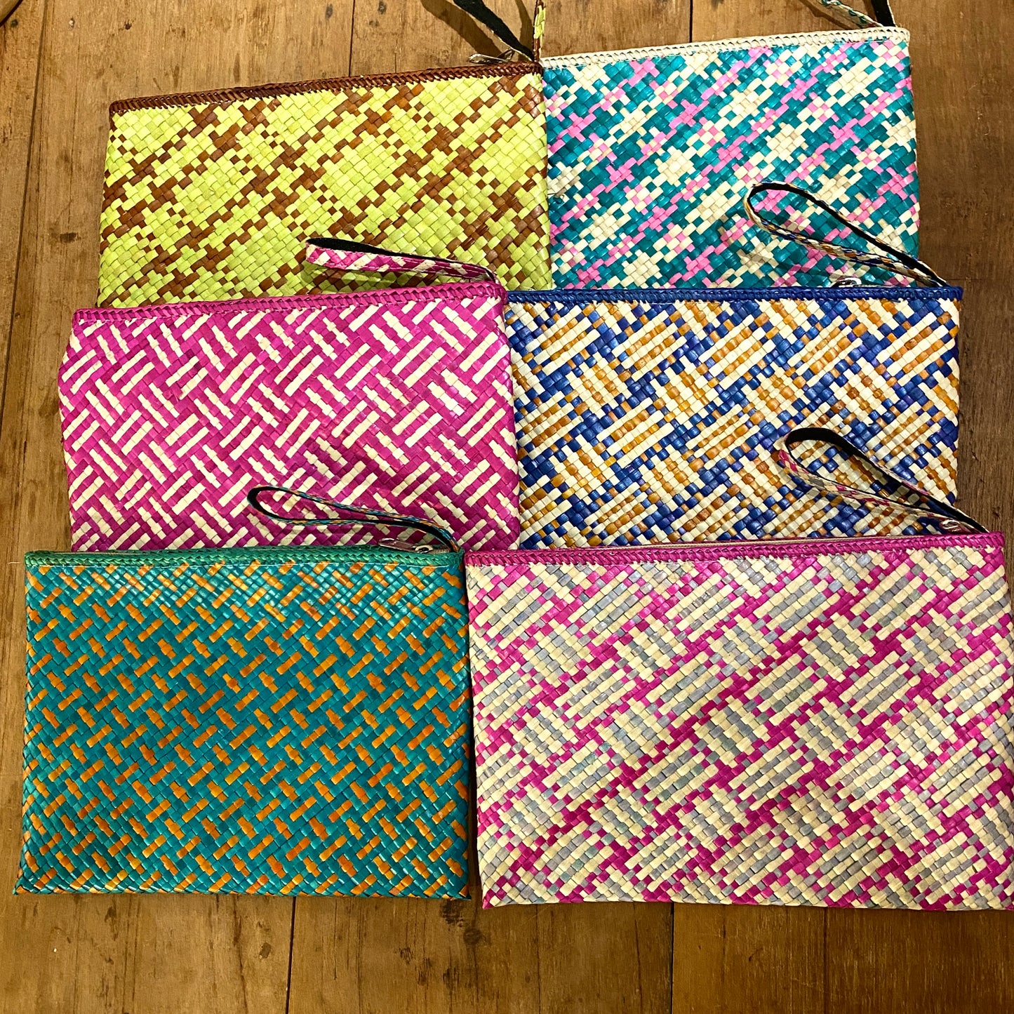 Mengkuang handwoven Pouch