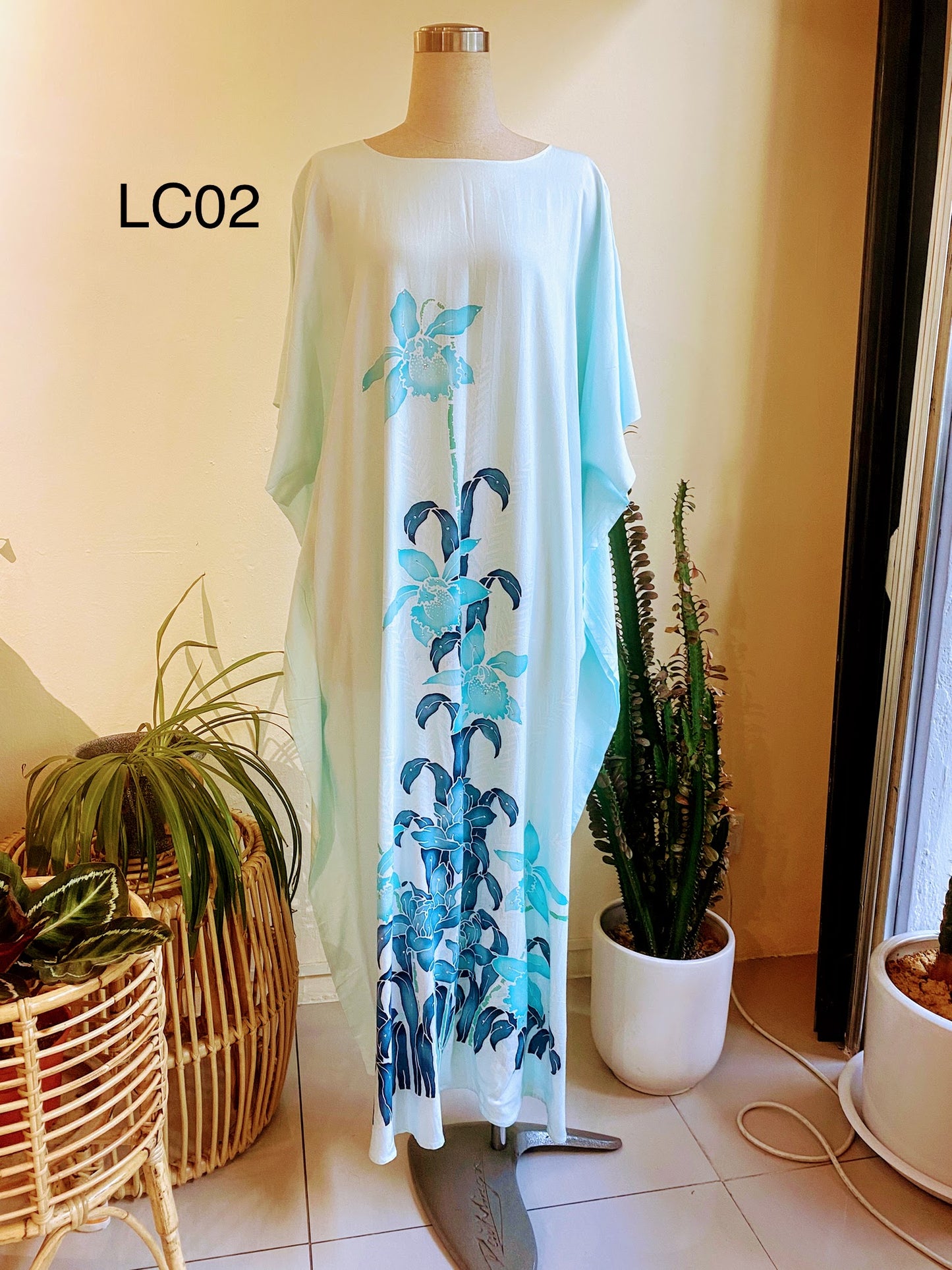 Kaftan traditional (optional in Mengkuang Clutch/ Batik Pouch giftset)