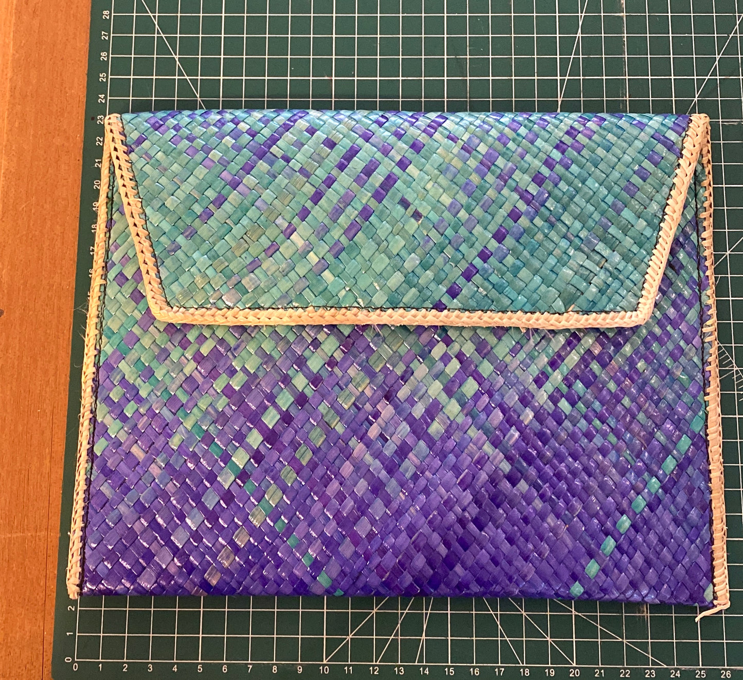 Mengkuang handwoven Pouch