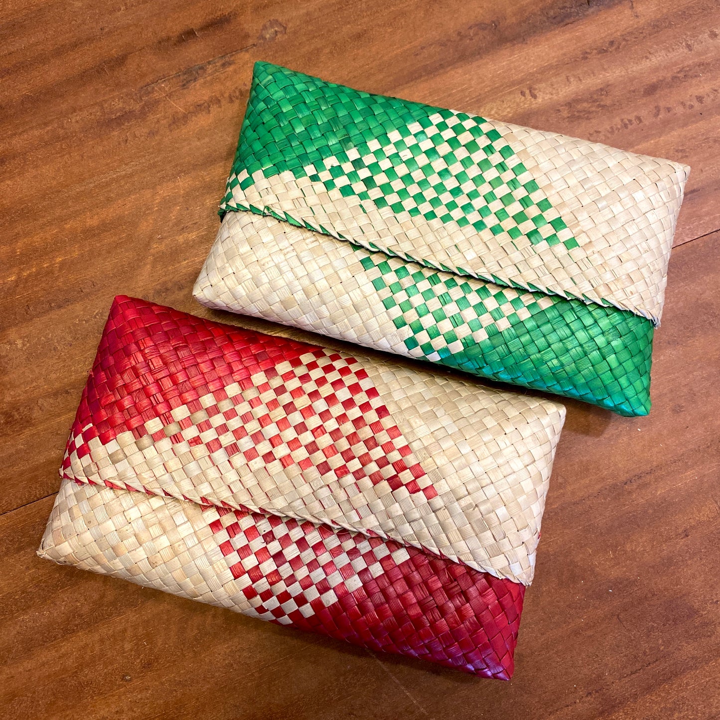 Mengkuang handwoven Pouch